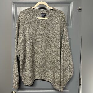 Lands’End men’s rag wool blend crewneck sweater. Size XL(46-48) gray Heather EUC